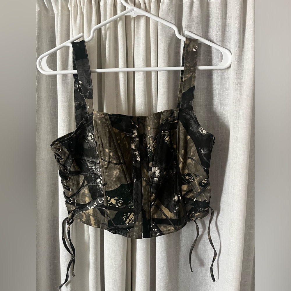 Camouflage cropped corset